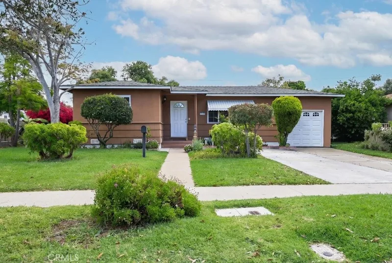 2105 S Rosewood, Santa Ana, CA 92707