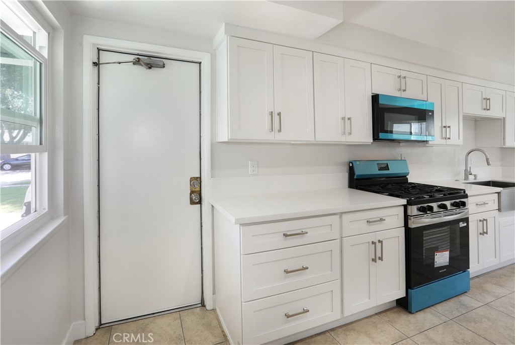 2105 W Hall, Santa Ana CA 92704 - photo 8