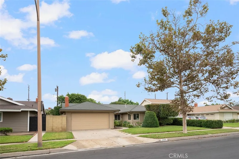 2109 Eastside Avenue, Santa Ana, CA 92705