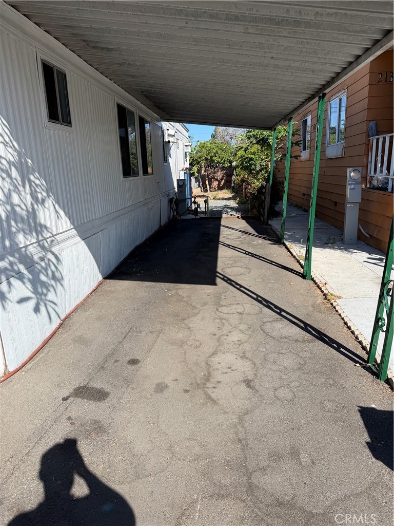 Driveway - 211 Monaco 54, Santa Ana CA 92703 - photo 2