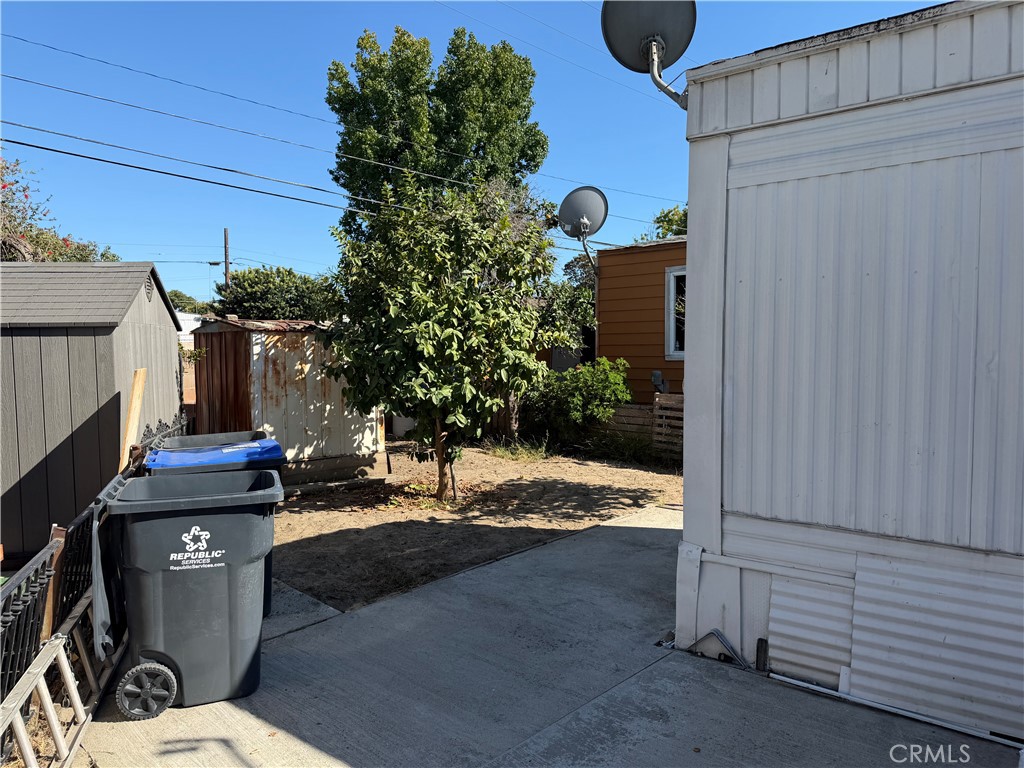 Rear Yard - 211 Monaco 54, Santa Ana CA 92703 - photo 6
