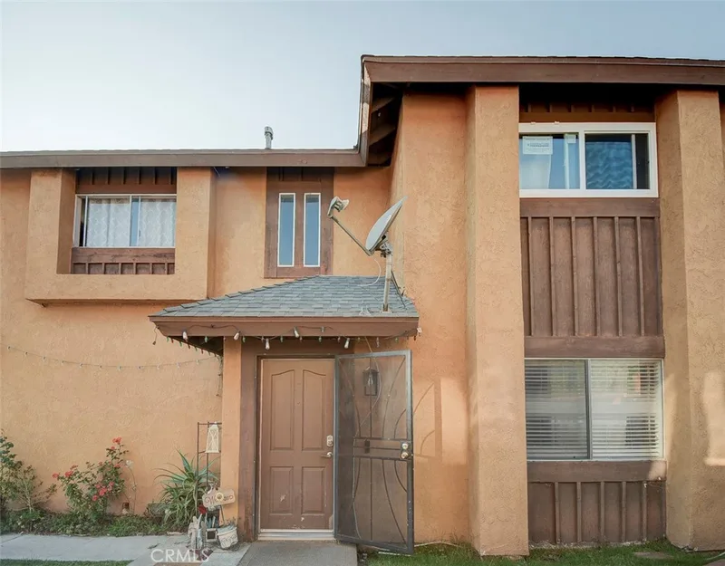 2119 W Edinger UNIT A, Santa Ana, CA 92704