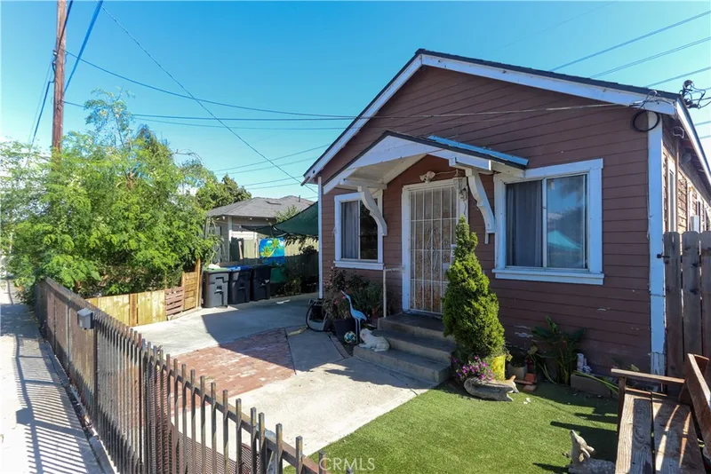 212 E Adams Street, Santa Ana, CA 92707