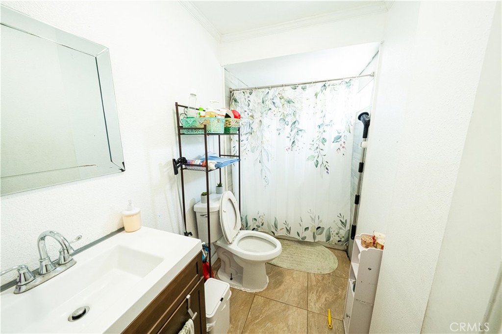 2125 Rousselle, Santa Ana CA 92707 - photo 11