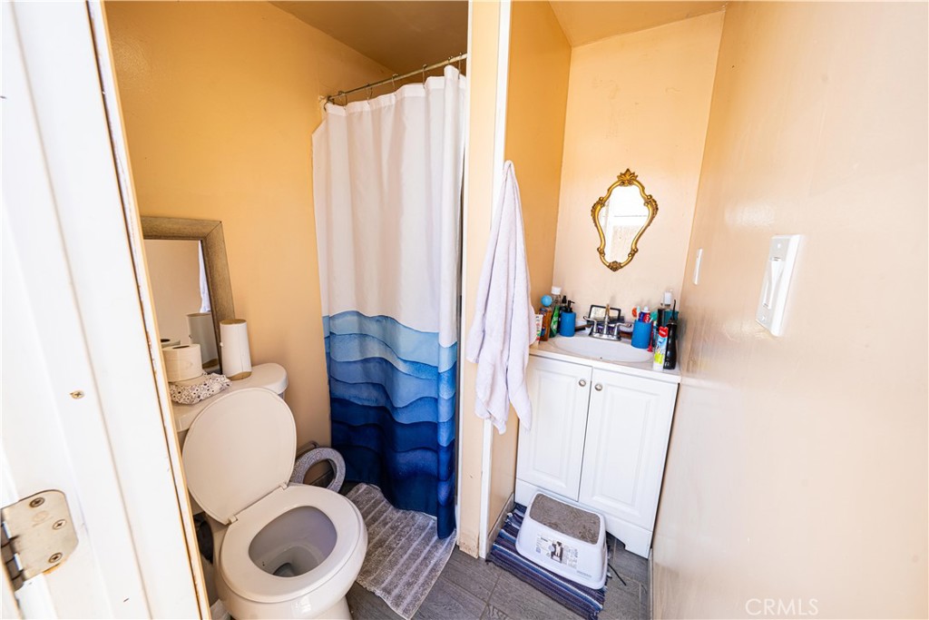 Bonus Bath #2 - 2125 Rousselle, Santa Ana CA 92707 - photo 20