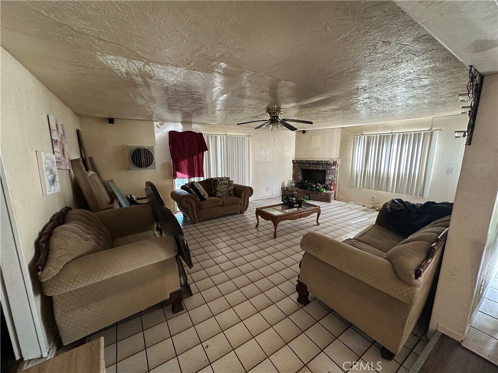 2125 W 11th, Santa Ana CA 92703 - photo 7