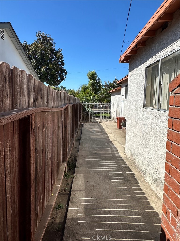 2125 W 11th, Santa Ana CA 92703 - photo 24