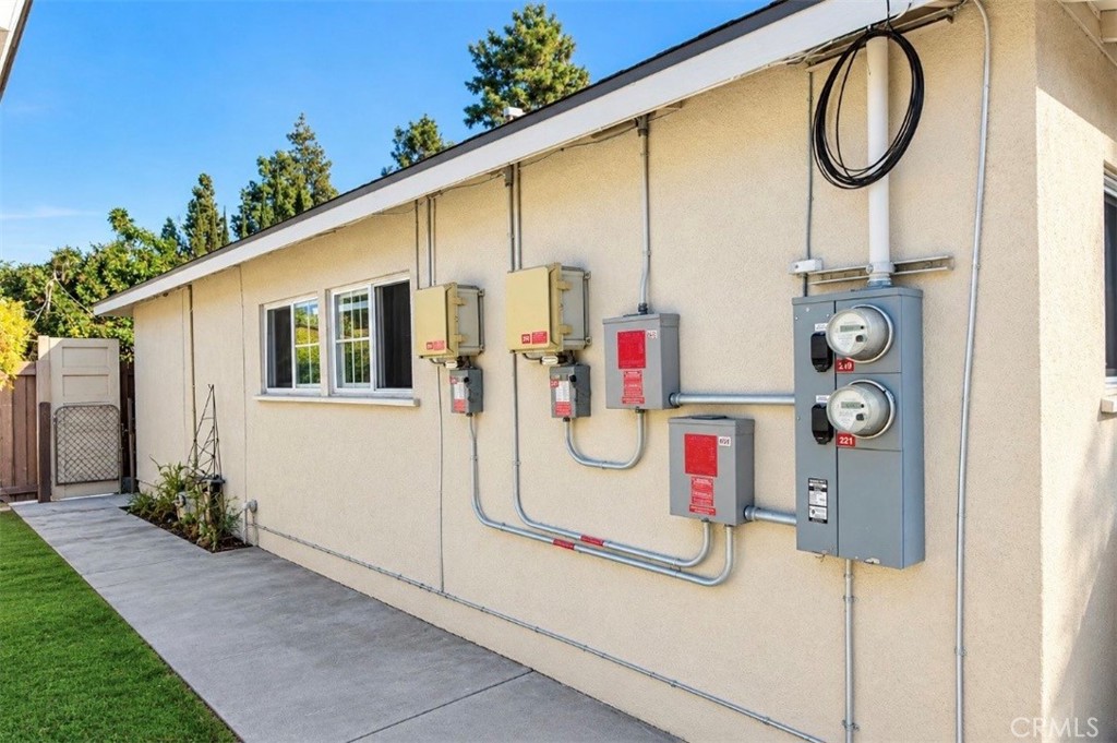 213 S Baker, Santa Ana CA 92703 - photo 3