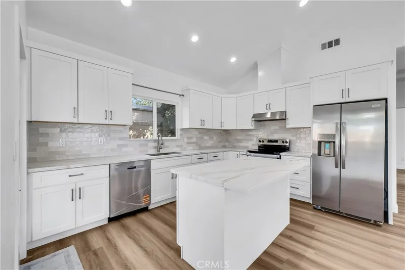 2133 W Civic Center 2, Santa Ana, CA 92703