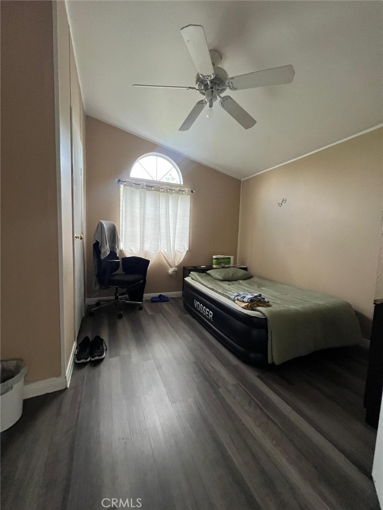 214 Earl Lane 76, Santa Ana CA 92704 - photo 4