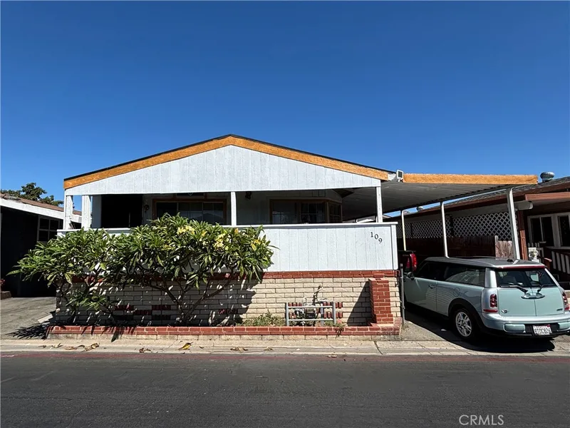 215 S Sullivan Lane 109, Santa Ana, CA 92704