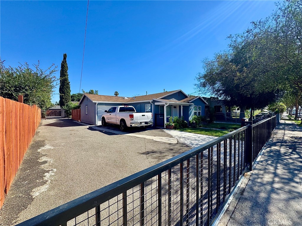 Gated - Long driveway - 217 N Mcclay, Santa Ana CA 92701 - photo 2