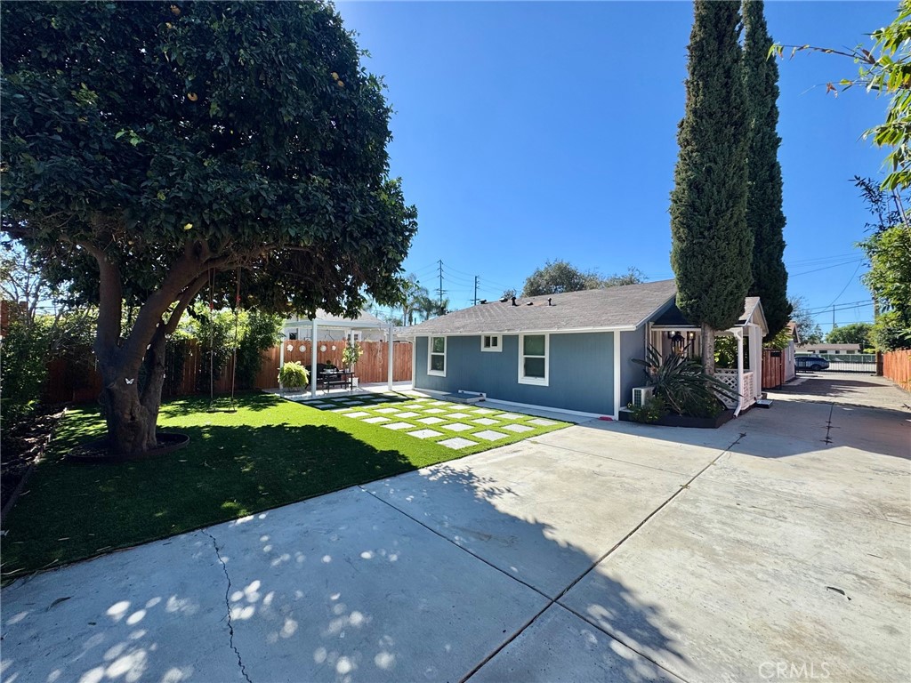 Front home - back yard - 217 N Mcclay, Santa Ana CA 92701 - photo 4