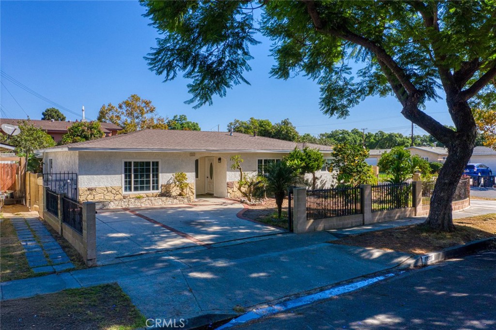 2201 W Russell Avenue, Santa Ana CA 92704 - photo 1