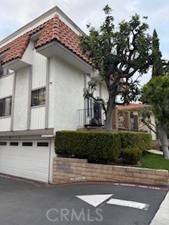 Front view - 2208 N Broadway 33, Santa Ana CA 92706 - photo 1