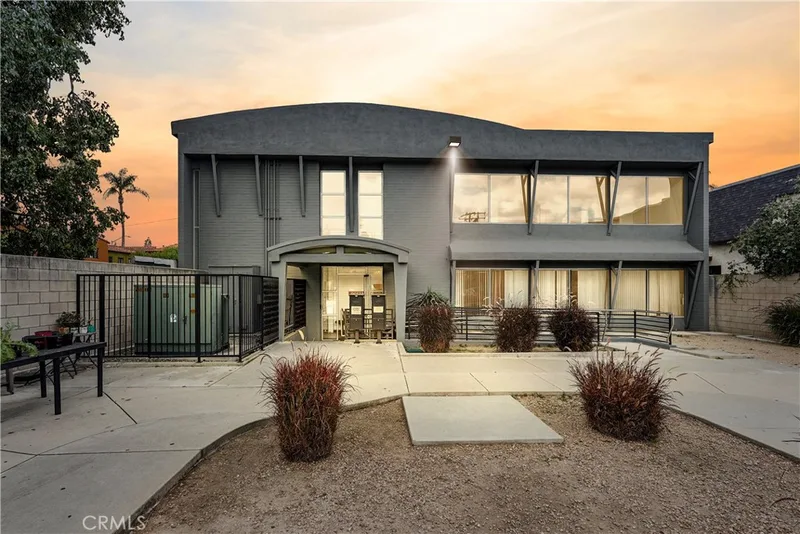 2215 N Broadway, Santa Ana, CA 92706