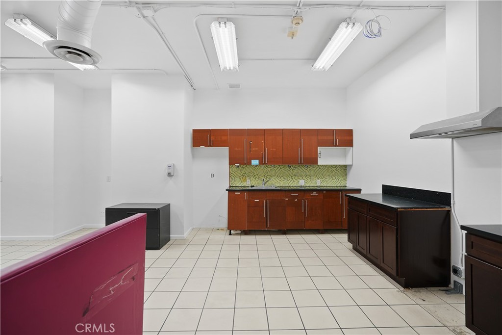 2215 N Broadway, Santa Ana CA 92706 - photo 36