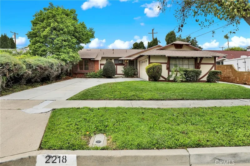 2218 Lewis Street, Santa Ana, CA 92706