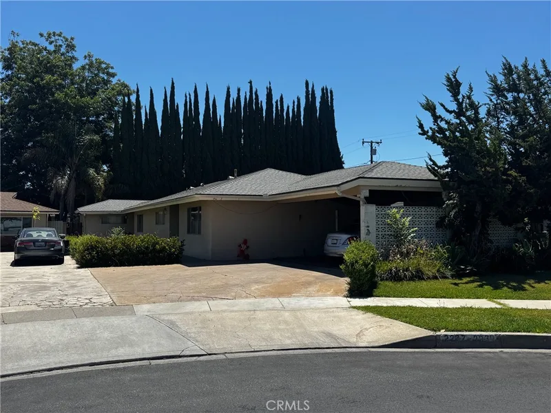 2237 Valencia Avenue, Santa Ana, CA 92706