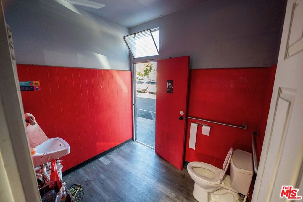 224 E 1st Street, Santa Ana CA 92701 - photo 12