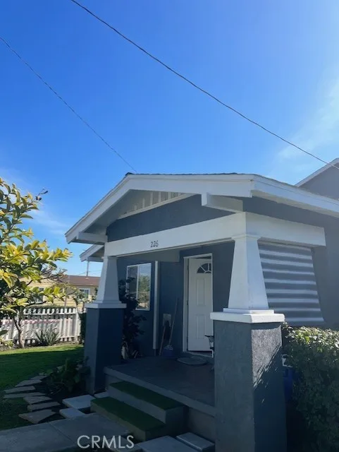 226 E Edinger Avenue, Santa Ana