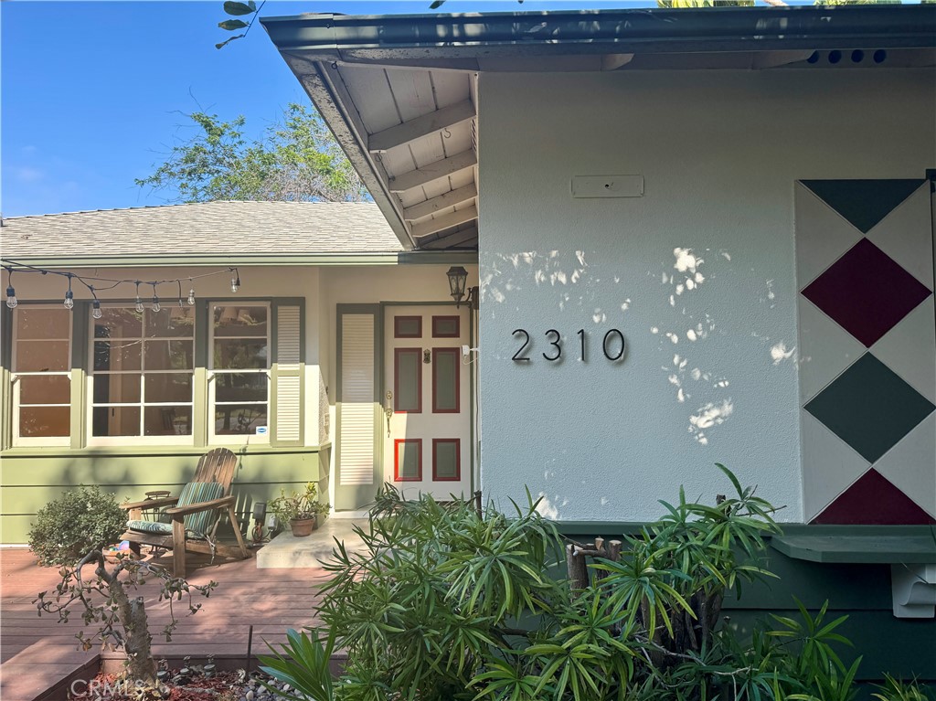 Crisp original details. - 2310 Poinsettia, Santa Ana CA 92706 - photo 1