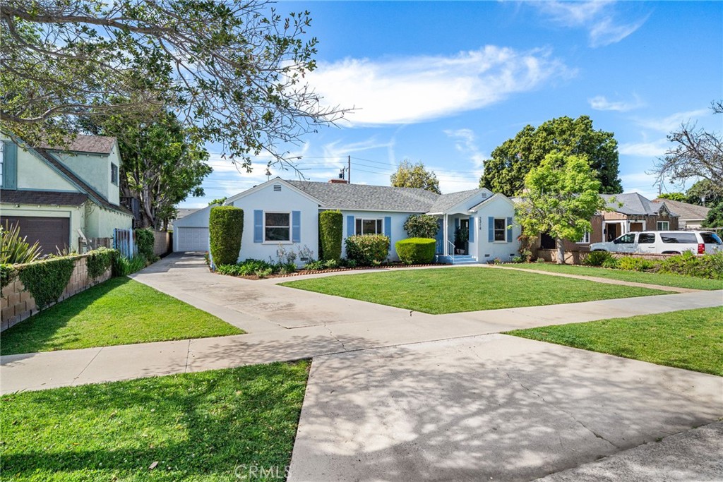 Front yard - 2314 Oakmont Avenue, Santa Ana CA 92706 - photo 1