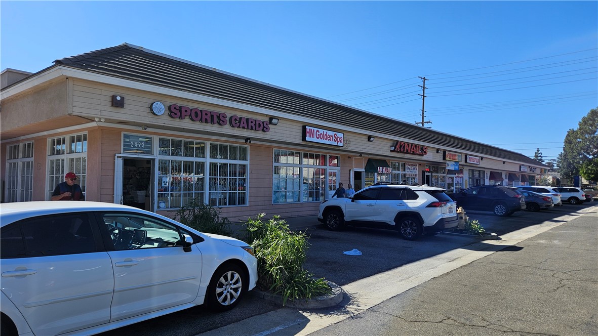 2407 N Tustin Avenue, Santa Ana CA 92705 - photo 13