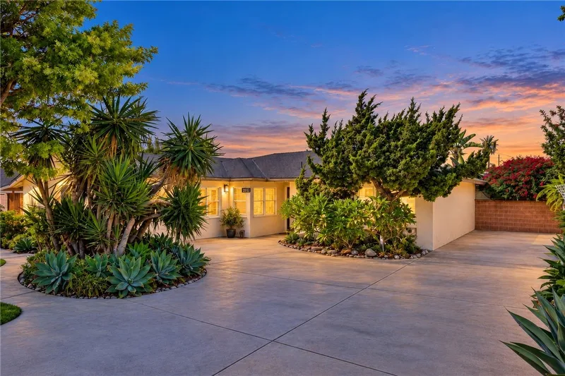 2413 Lori Lane, Santa Ana, CA 92706