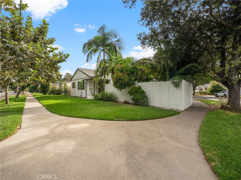 2422 N Forest, Santa Ana CA 92706 - photo 2