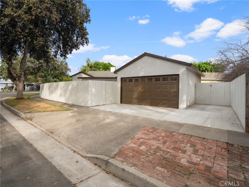 2422 N Forest, Santa Ana CA 92706 - photo 5