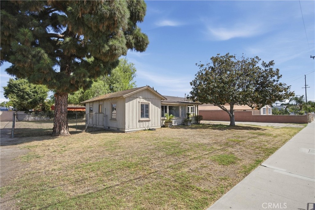 2425 W Occidental Street, Santa Ana CA 92704 - photo 4