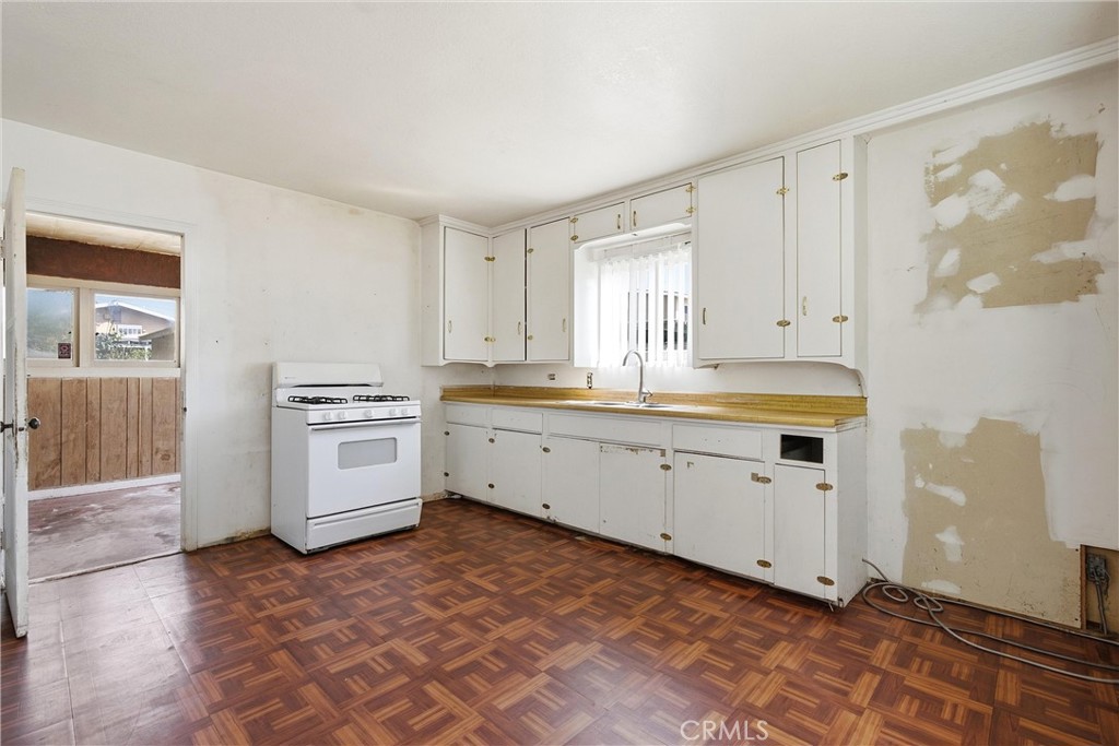 2425 W Occidental Street, Santa Ana CA 92704 - photo 16