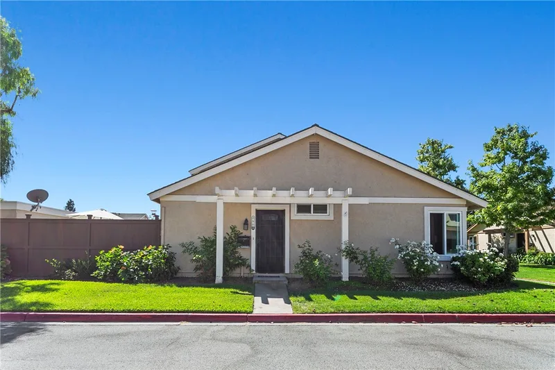 250 A Carriage, Santa Ana, CA 92707