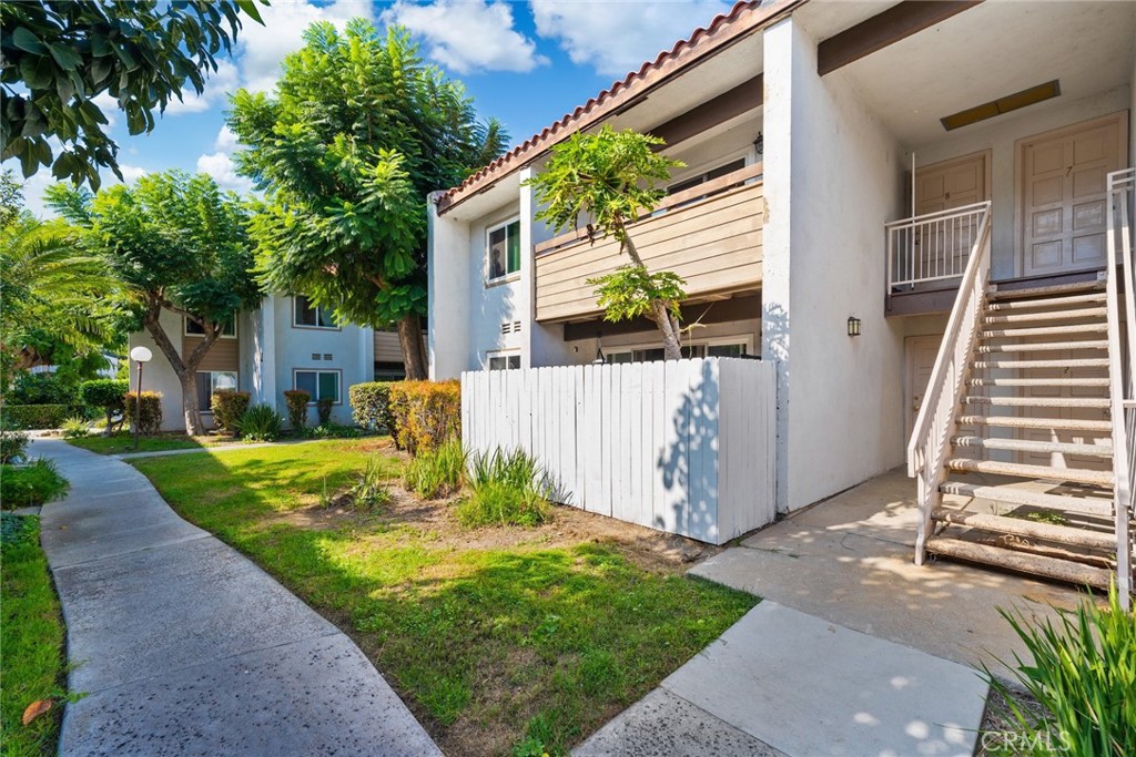2511 W Sunflower P4, Santa Ana CA 92704 - photo 1