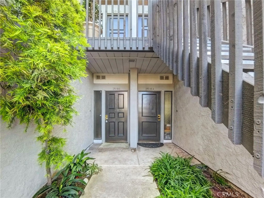 Front entrance - 2516 W MacArthur Boulevard C, Santa Ana CA 92704 - photo 1