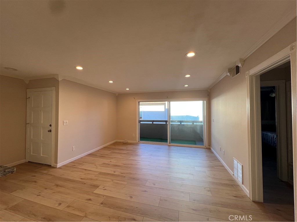 Living room - 2521 W Sunflower Avenue H11, Santa Ana CA 92704 - photo 8