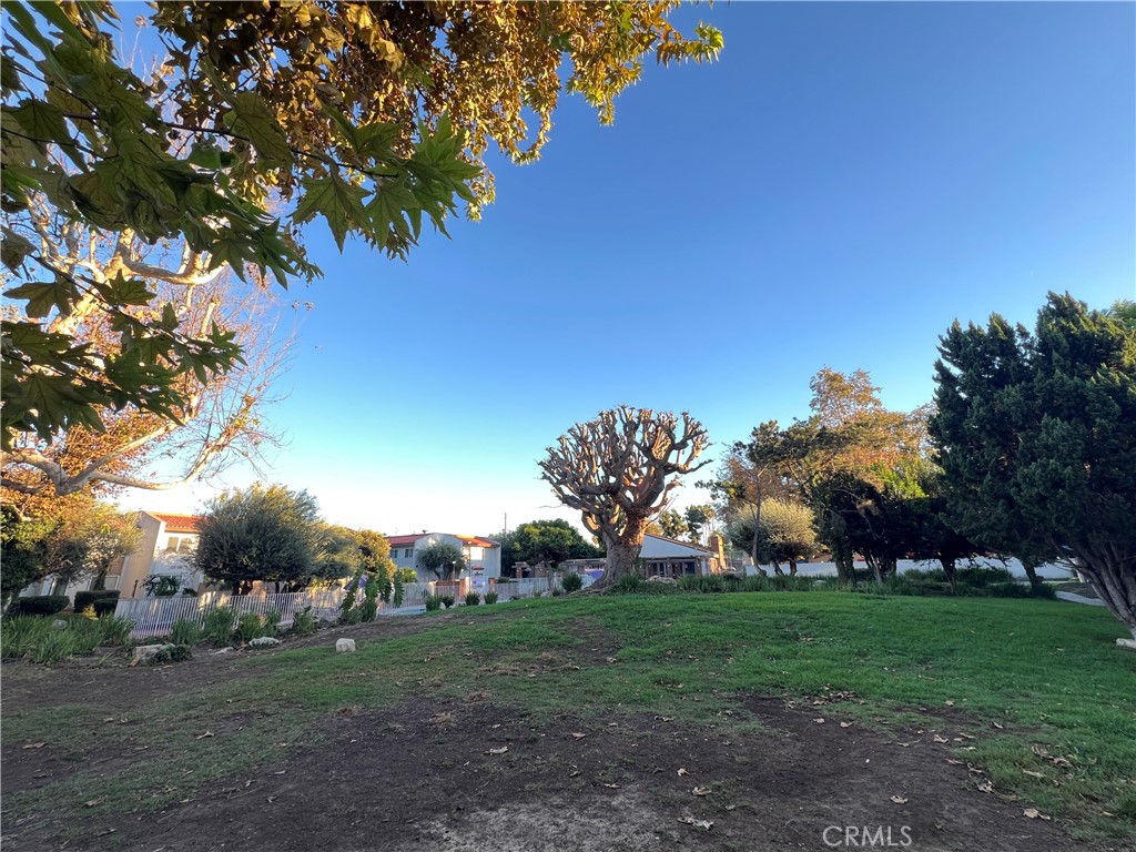 Community Park - 2521 W Sunflower Avenue H11, Santa Ana CA 92704 - photo 32
