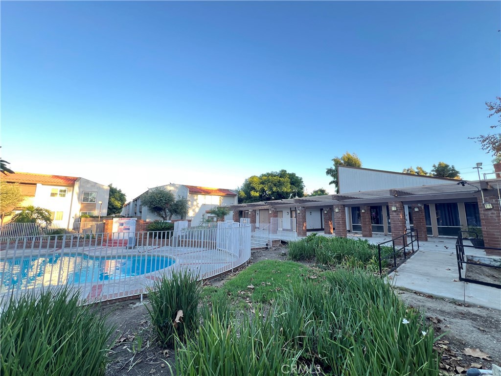 2521 W Sunflower Avenue H11, Santa Ana CA 92704 - photo 38