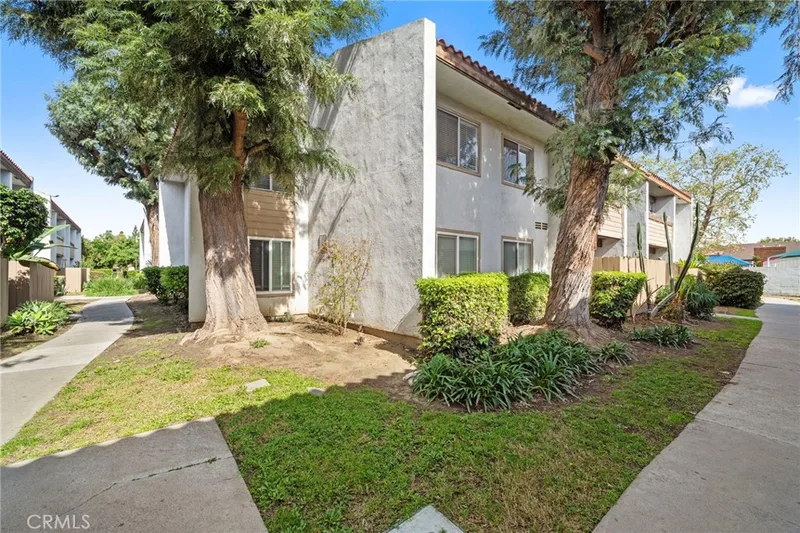 2521 W Sunflower G8, Santa Ana, CA 92704