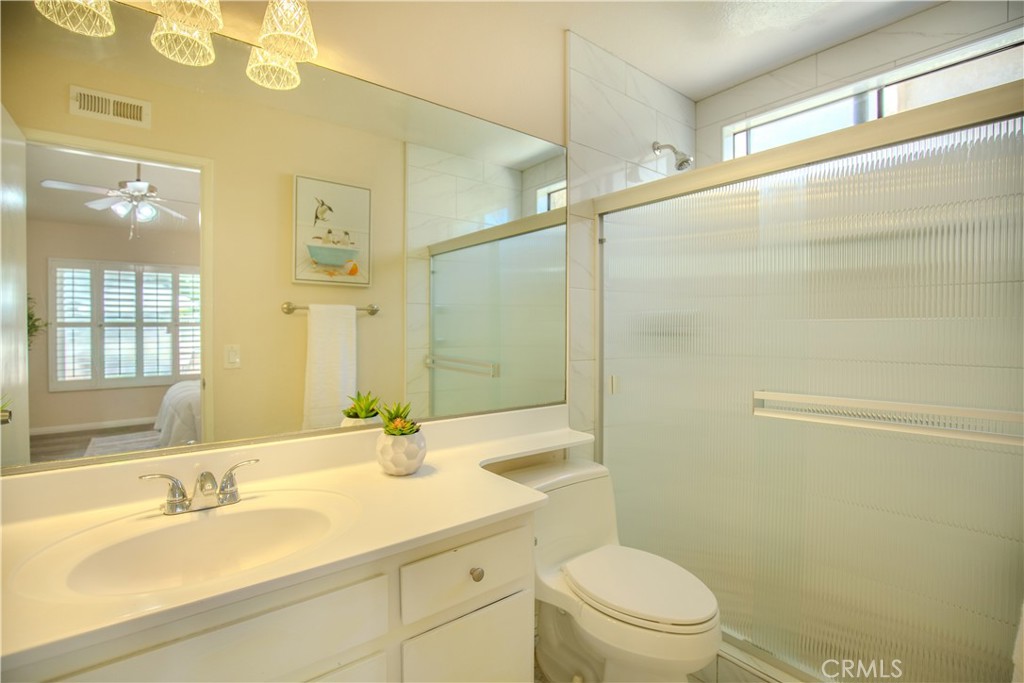 2528 N Tustin D, Santa Ana CA 92705 - photo 15