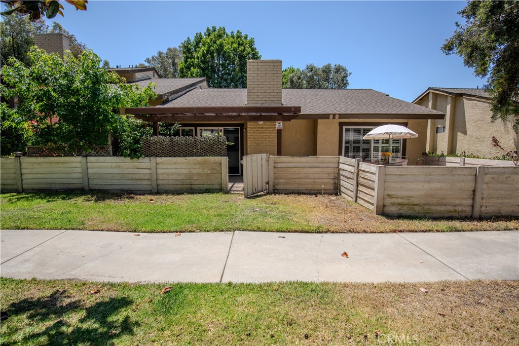 2528 N Tustin D, Santa Ana CA 92705 - photo 31