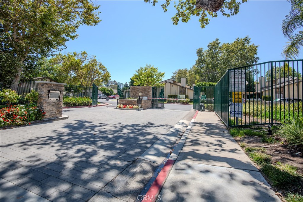 2528 N Tustin D, Santa Ana CA 92705 - photo 34