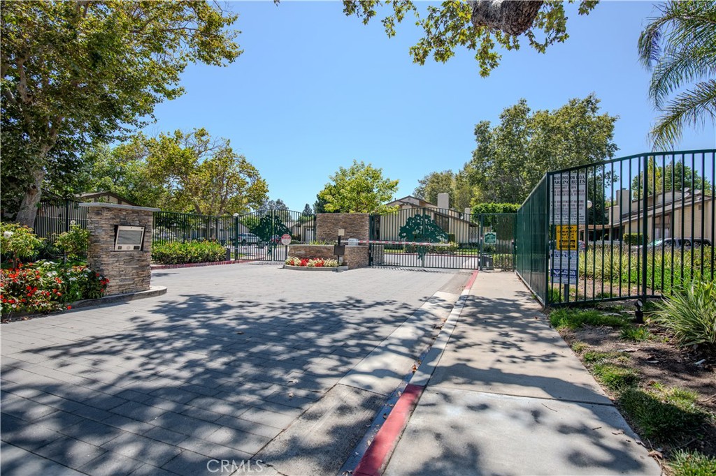 2528 N Tustin D, Santa Ana CA 92705 - photo 36