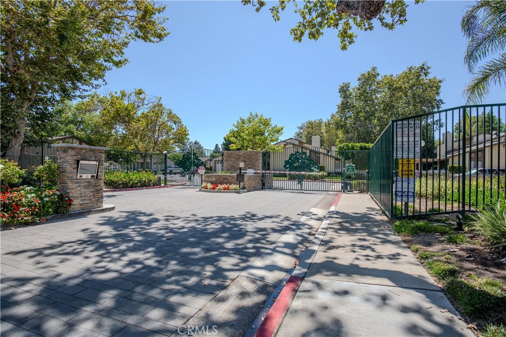 2528 N Tustin D, Santa Ana CA 92705 - photo 37