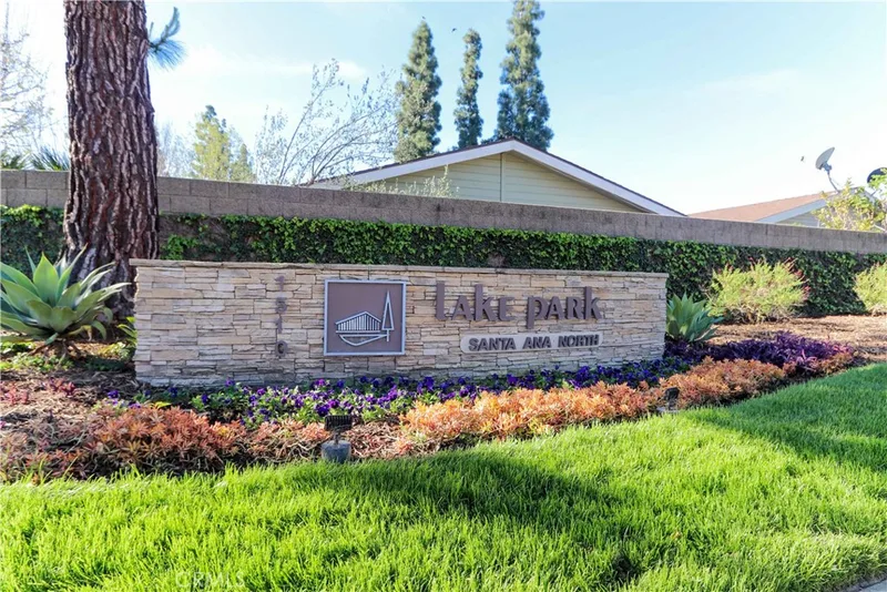 2528 Park LAKE 108, Santa Ana