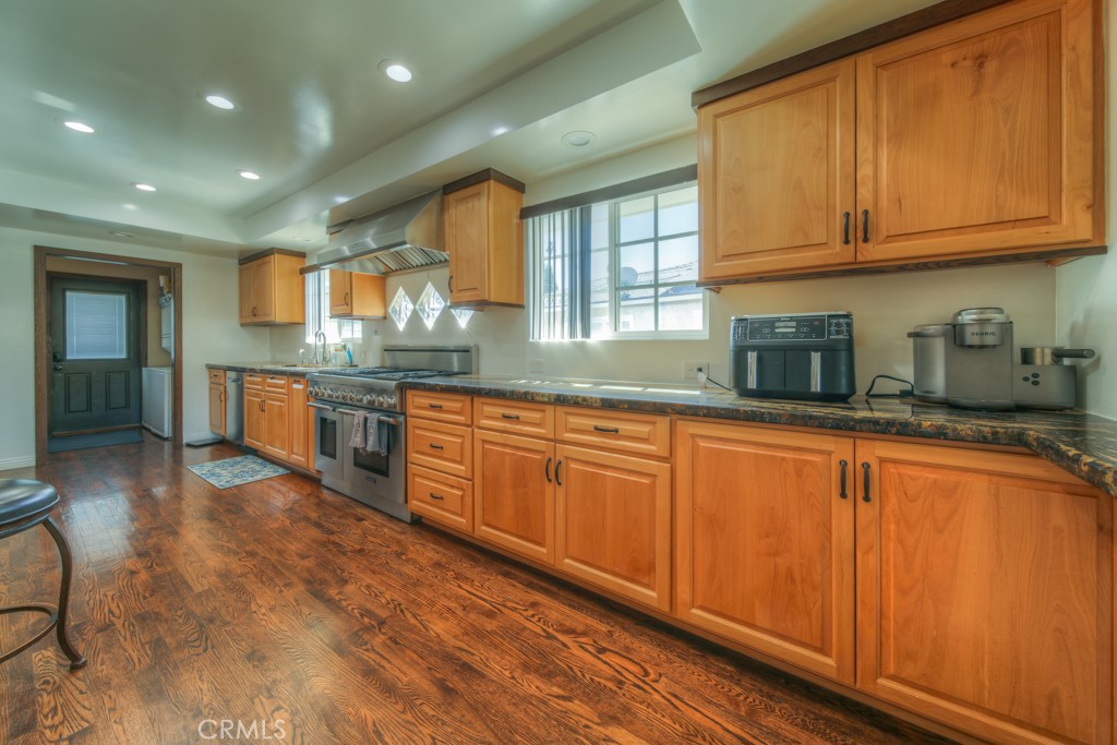 2531 Poinsettia Street, Santa Ana CA 92706 - photo 18