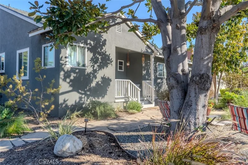 2539 Santiago, Santa Ana, CA 92706