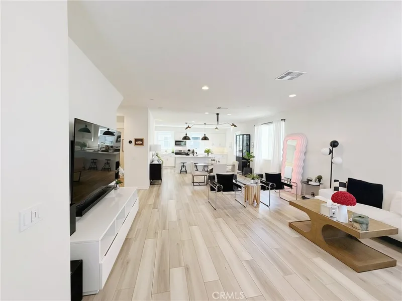 254 N Standard Avenue, Santa Ana