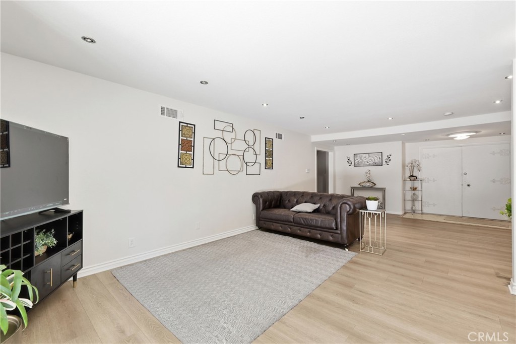 2542 N Pacific, Santa Ana CA 92706 - photo 11